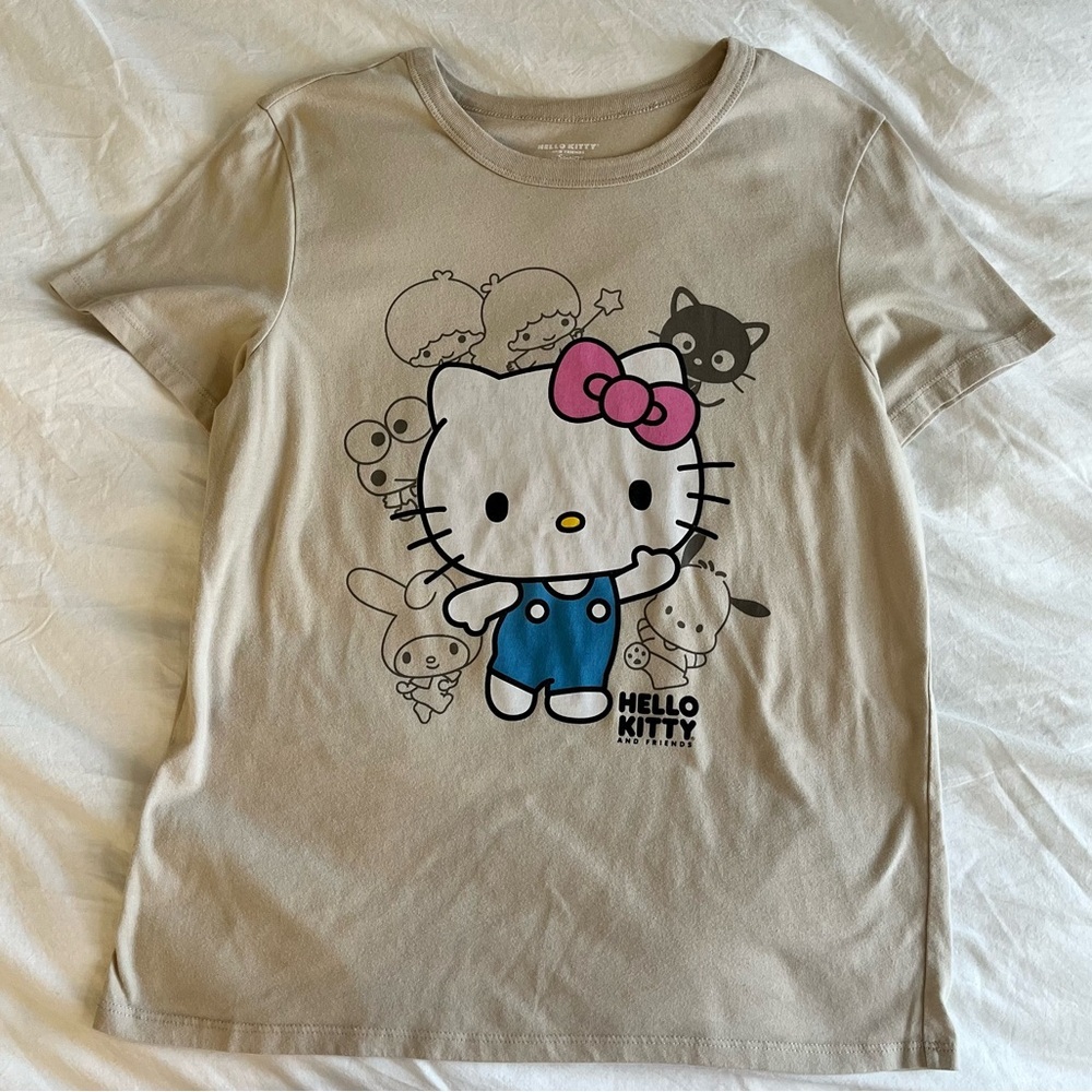 Hello Kitty T-Shirt - Picture 4 of 9